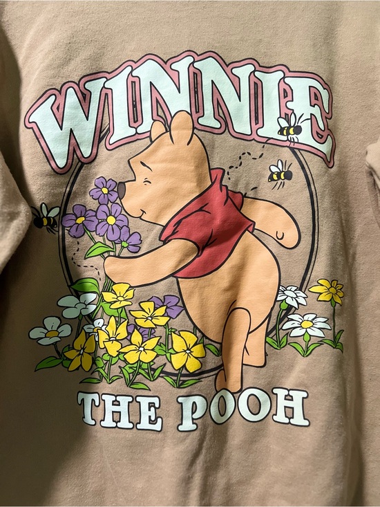 Winnie-the-Pooh Tops - Disney Women’s Winnie the Pooh Tan Graphic Sweatshirt Size Medium